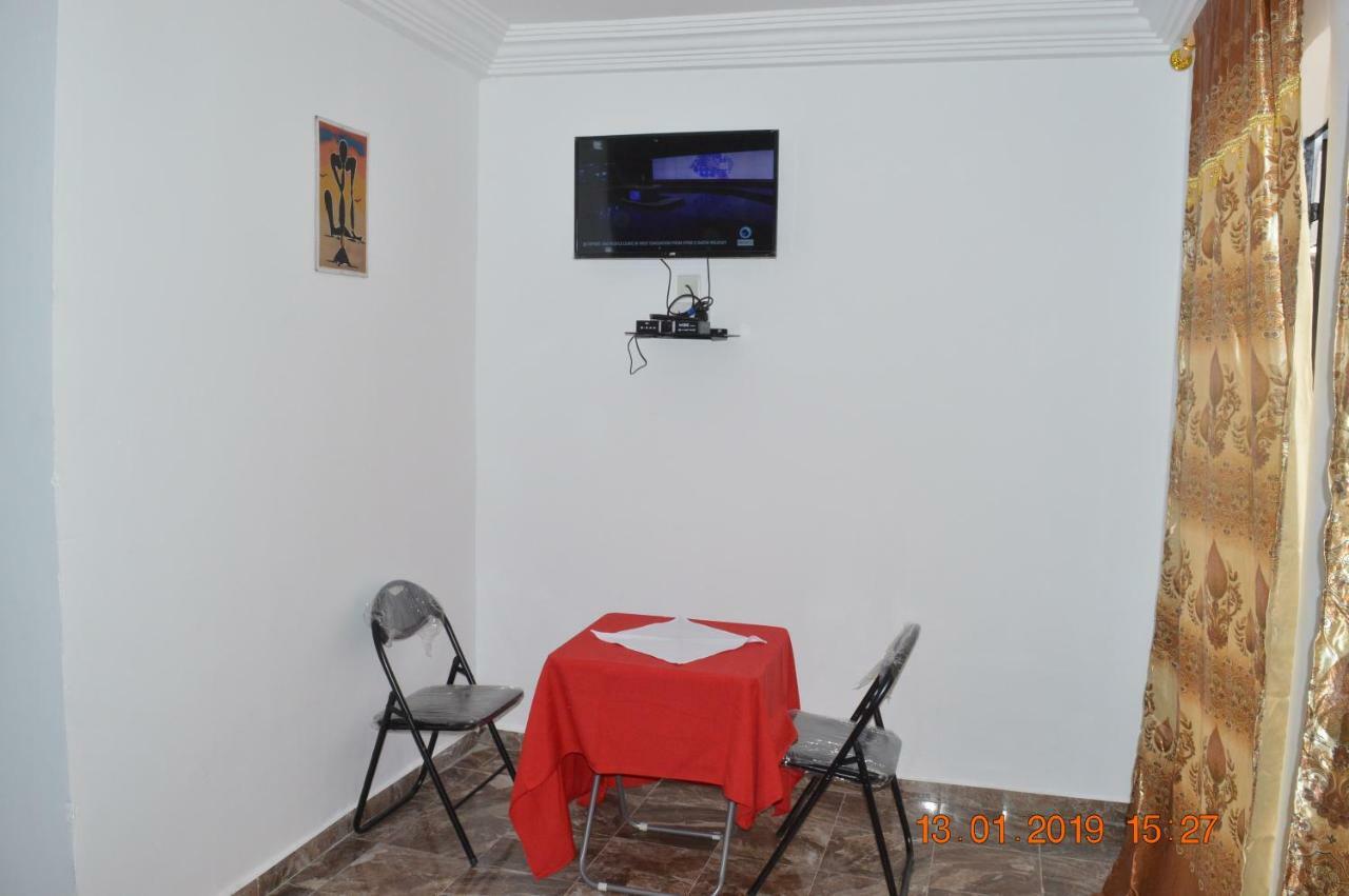 Sukuta Nema Guest House بانجول المظهر الخارجي الصورة