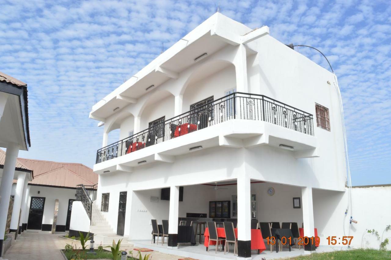 Sukuta Nema Guest House بانجول المظهر الخارجي الصورة